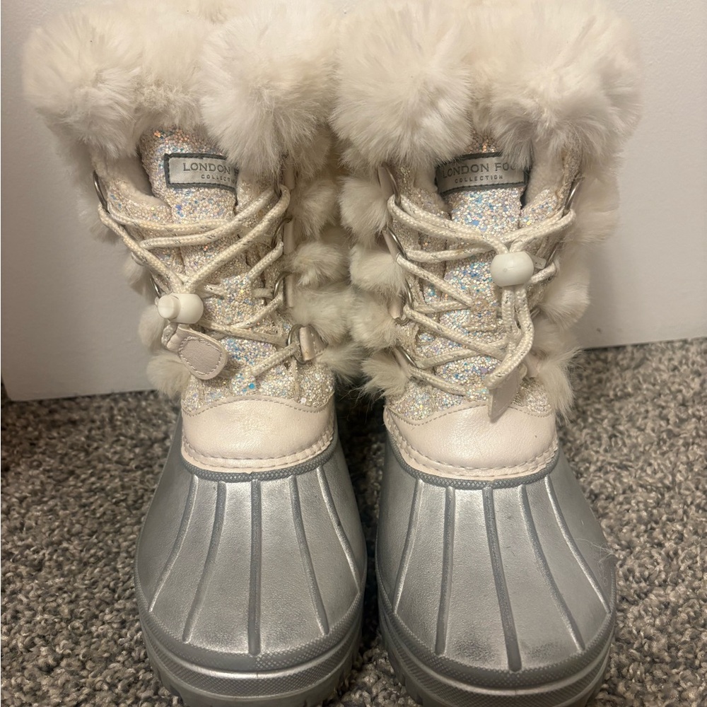 London Fog Women's Silver Winter Boots
